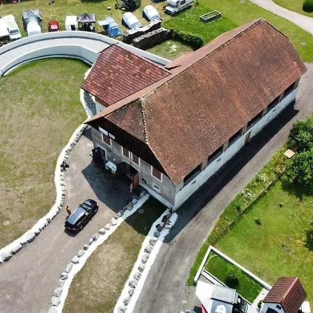 Schladnitzer Dorfstadl Kamp alanı *