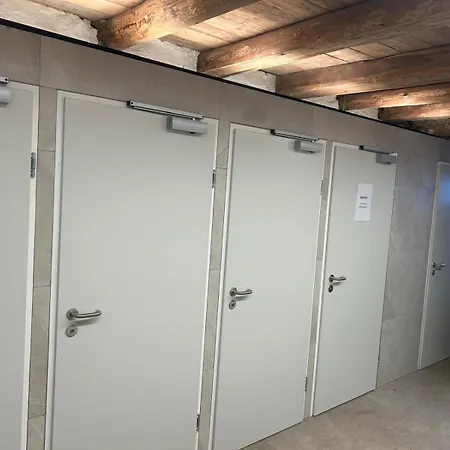 Schladnitzer Dorfstadl キャンプ場 Göss